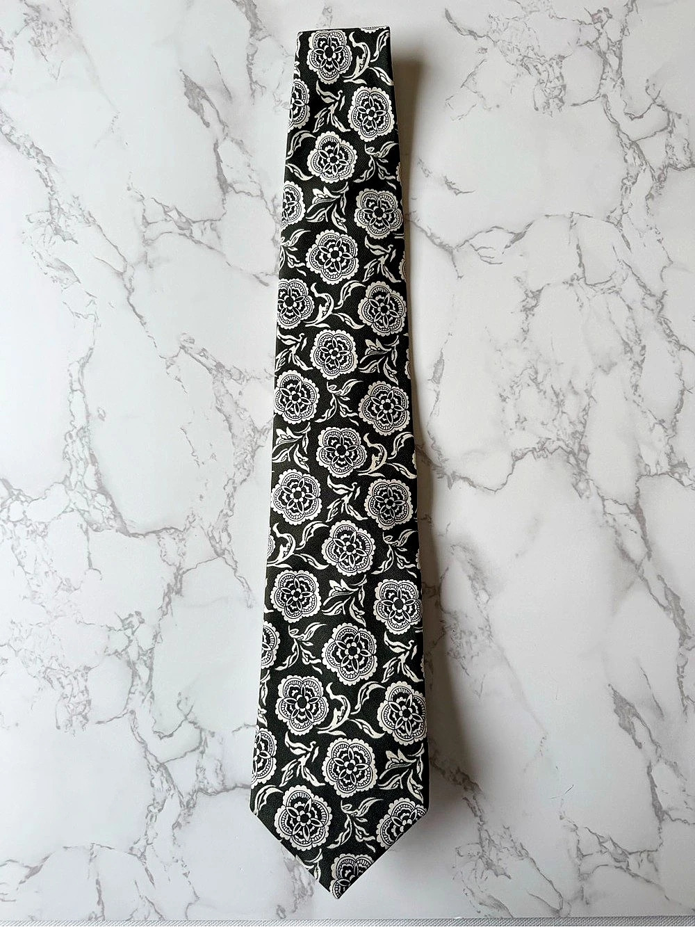 3/$25 Vintage 90s Nordstrom Olive Green Silk Tie